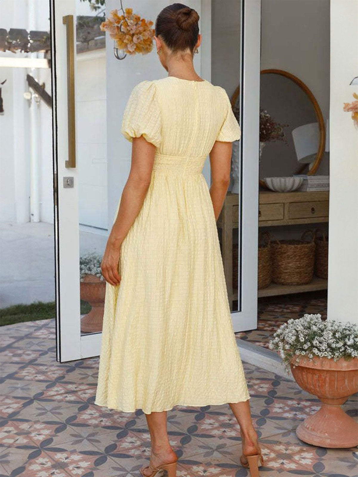 Elegant V Neck Ruched Waist Resort Seersucker Puff Sleeve Midi Dress